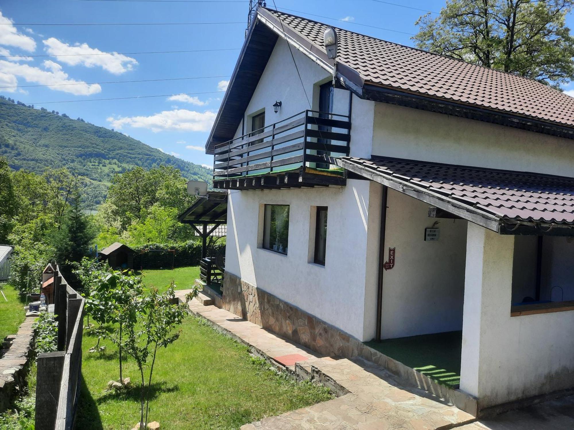 Vila Roxana Pangarati Εξωτερικό φωτογραφία