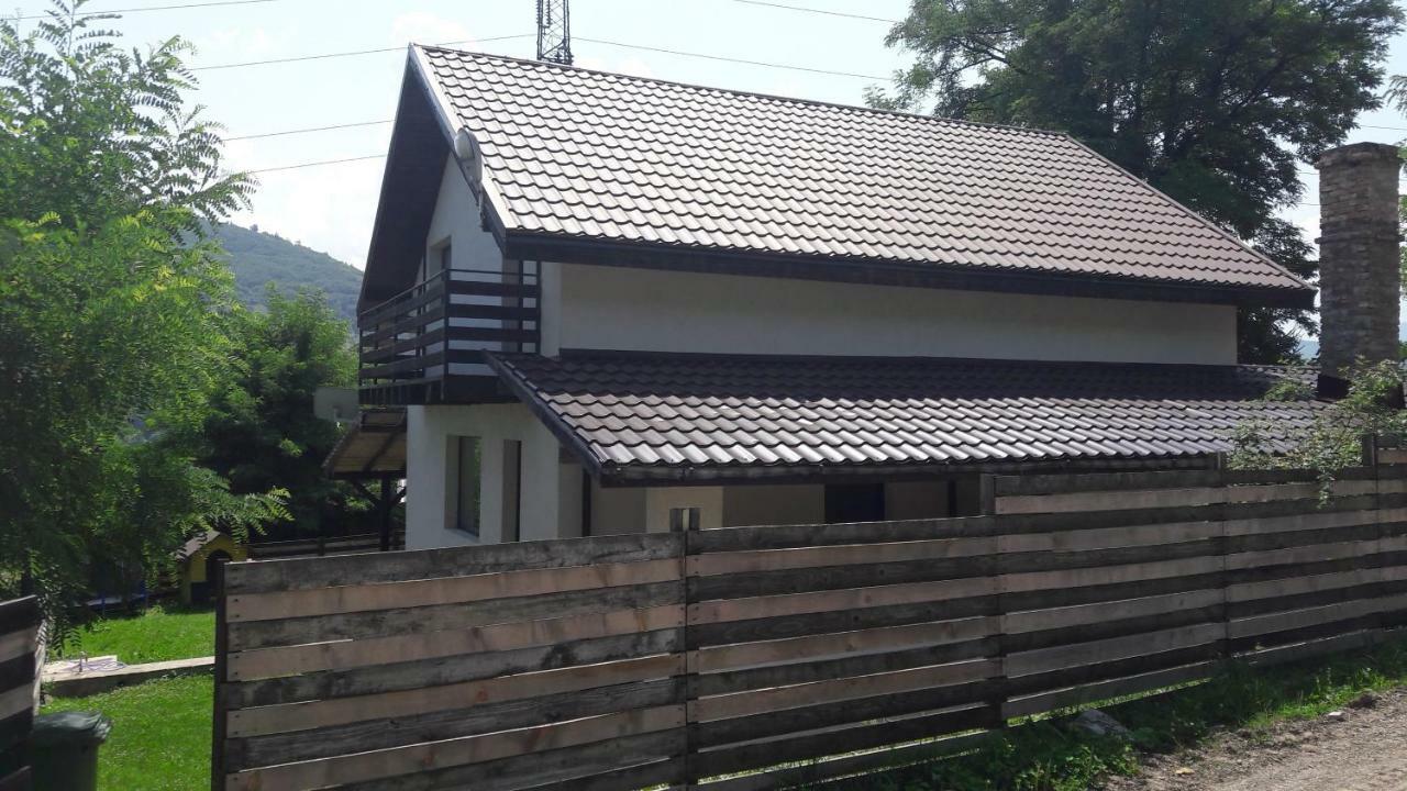 Vila Roxana Pangarati Εξωτερικό φωτογραφία